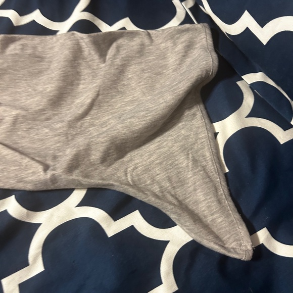 Like new KoKoon gray 3/4 wide sleeve large - Picture 3 of 4